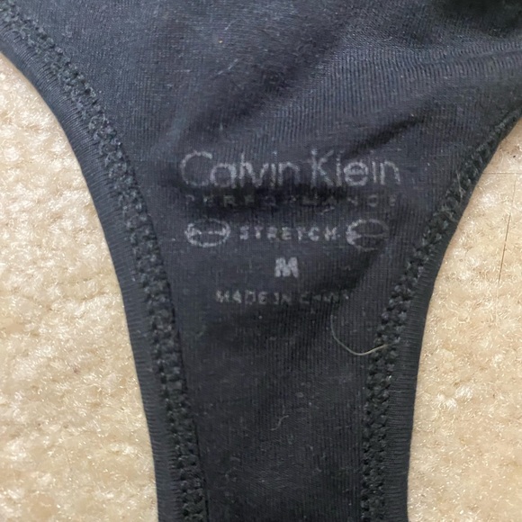 Calvin Klein Sports Bra Medium - Picture 3 of 3